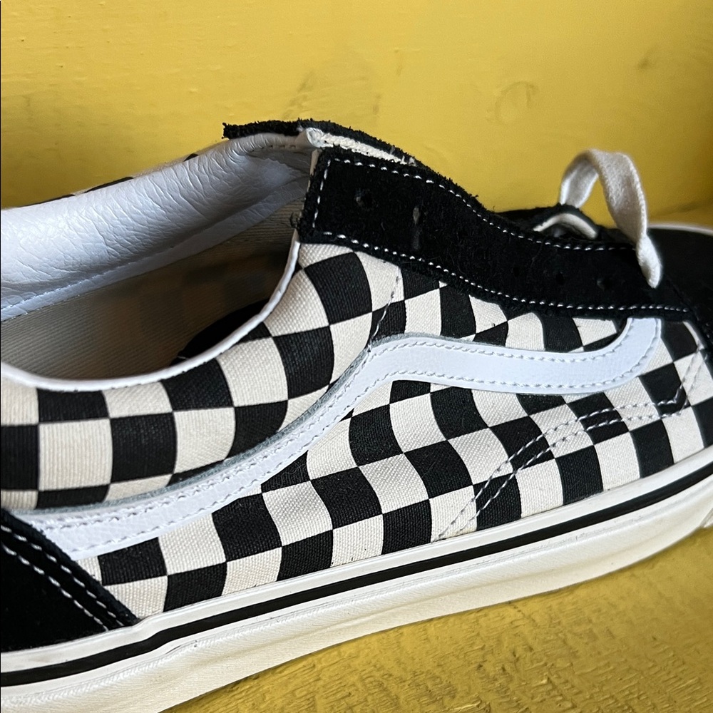 Vans Black and White Checkerboard Old Skool - Picture 7 of 10